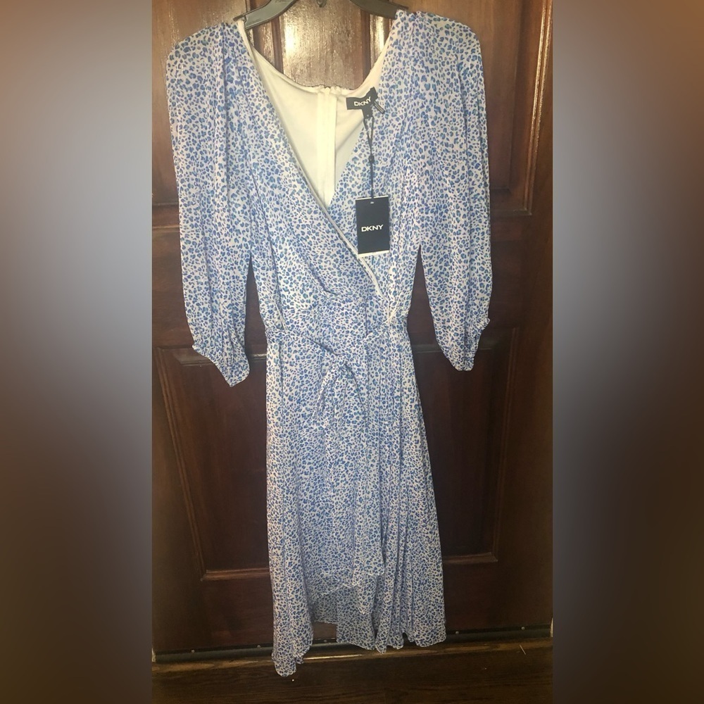 GORGEOUS 💙 NWT DKNY Leopard‎ Wrap Dress - Picture 7 of 9